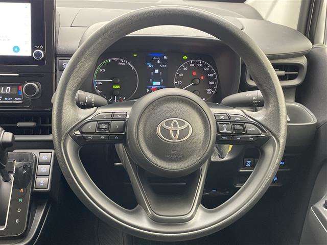 Toyota Sienta 4