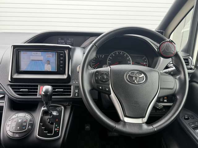 Toyota Noah 7
