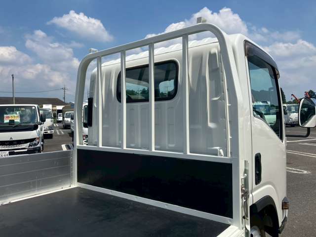 Isuzu Elf 9