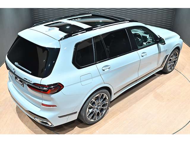 BMW X7 8