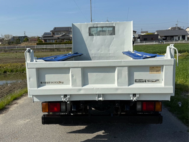 Isuzu Elf 7