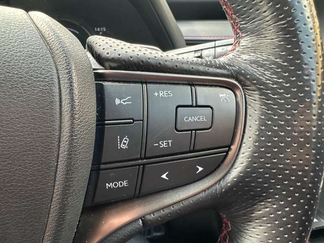 Lexus UX 6