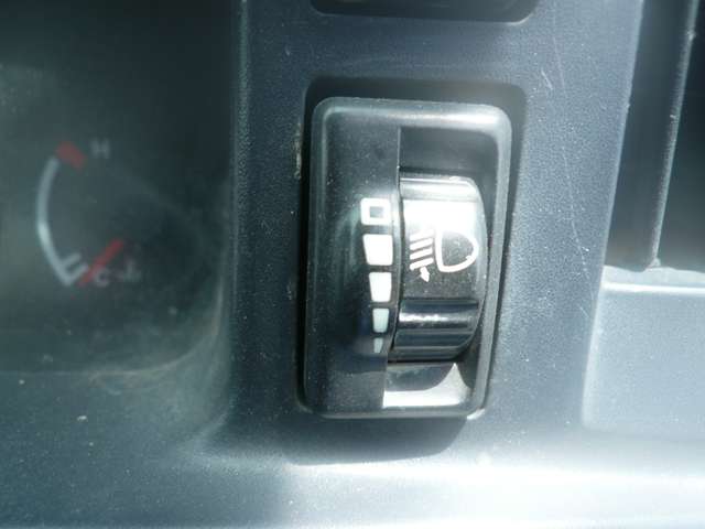Isuzu Elf 11