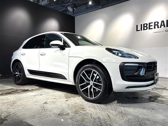 Porsche Macan 8