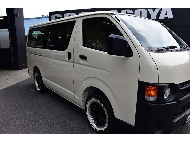 Toyota Hiace Van 6