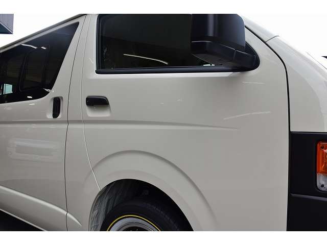 Toyota Hiace Van 7