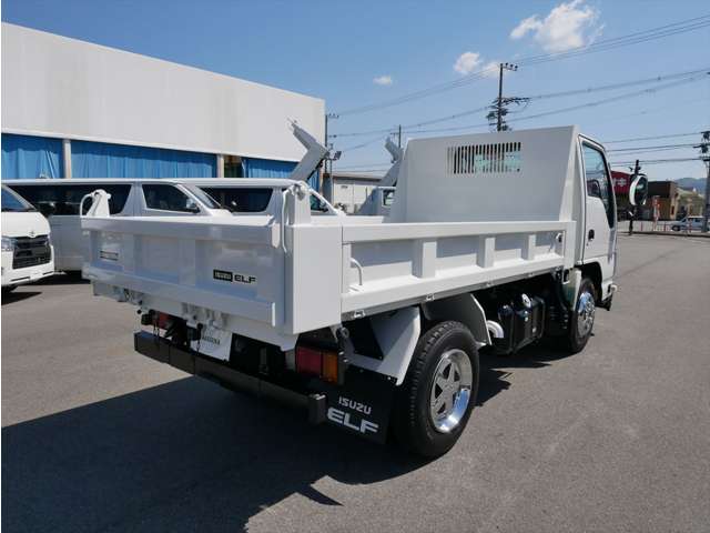 Isuzu Elf 6