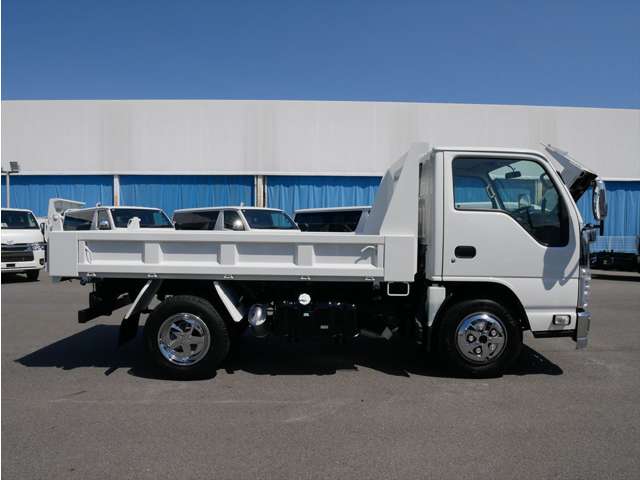 Isuzu Elf 7