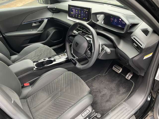 Peugeot SUV 2008 4