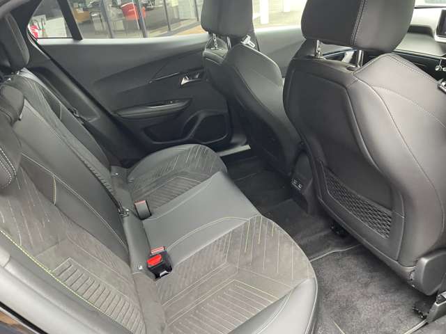 Peugeot SUV 2008 8