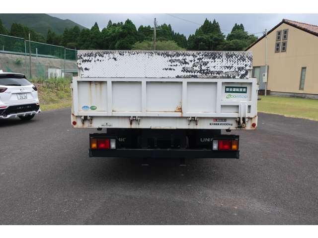 Isuzu Elf 4