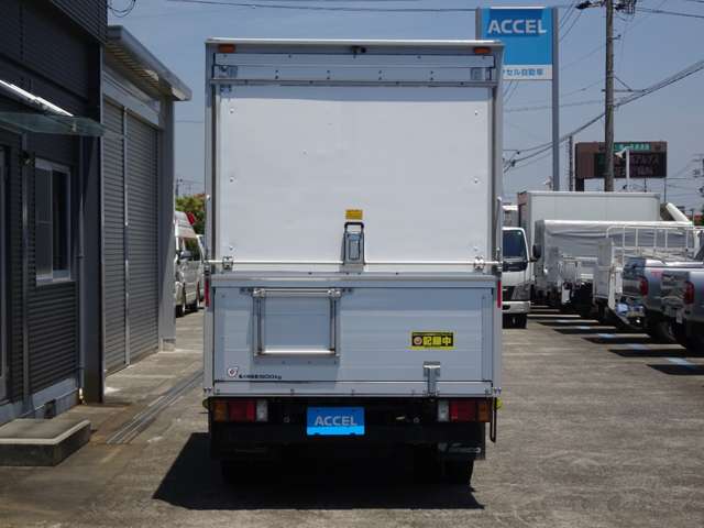 Isuzu Elf 10