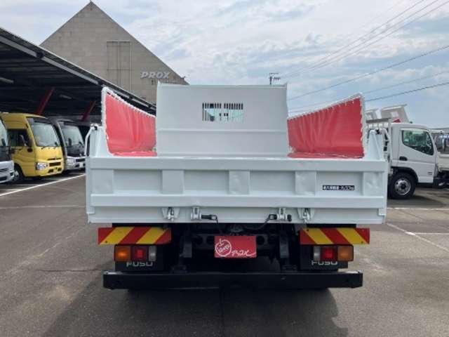 Mitsubishi Fuso Fighter 11