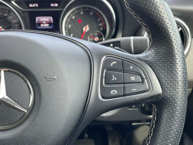 Mercedes-Benz GLA-Class 12
