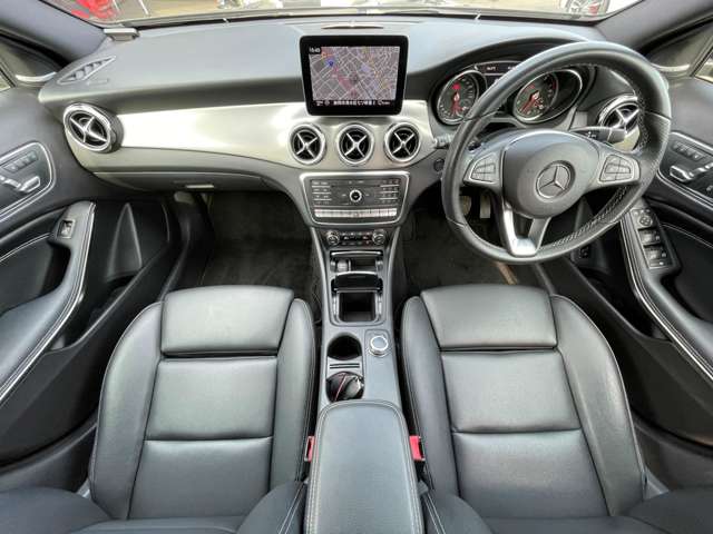 Mercedes-Benz GLA-Class 6