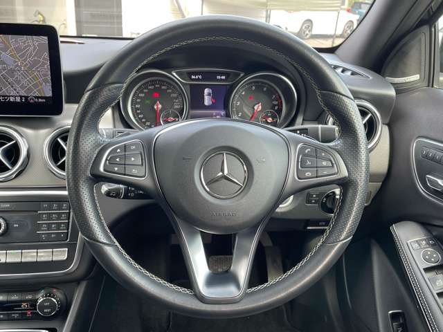 Mercedes-Benz GLA-Class 10