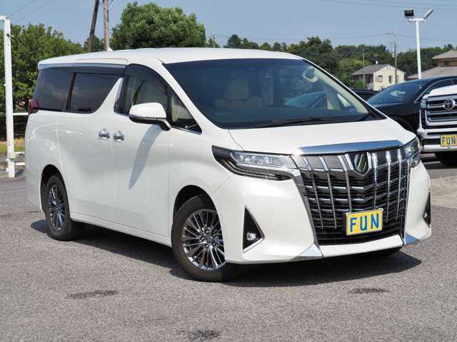 Toyota Alphard 3