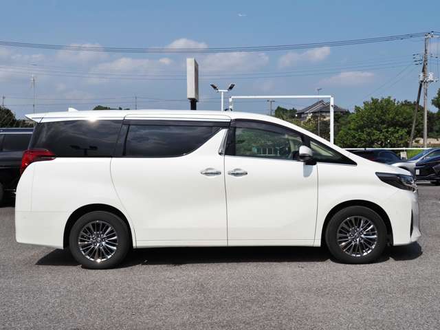 Toyota Alphard 9