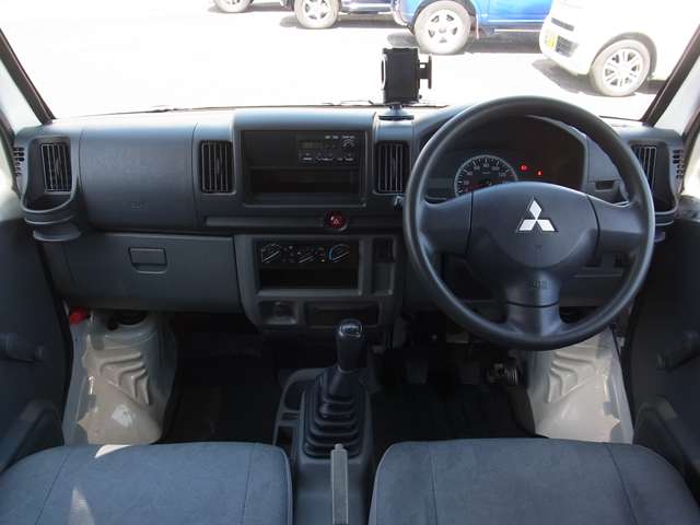 Mitsubishi Minicab Van 12