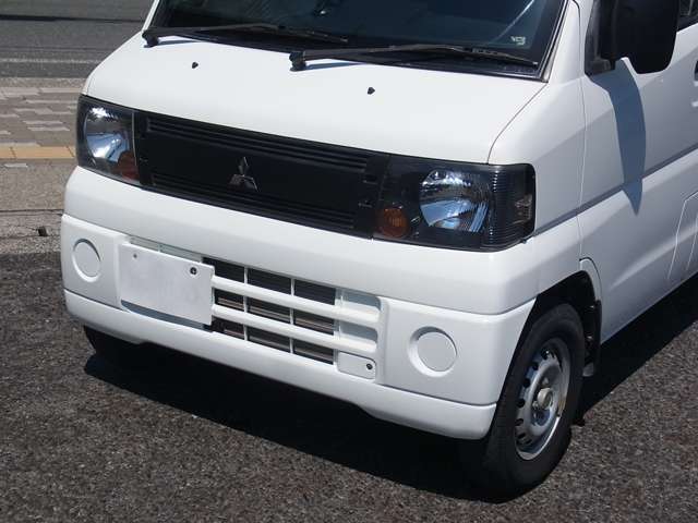Mitsubishi Minicab Van 2