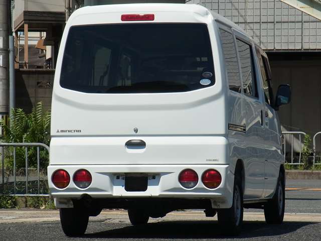 Mitsubishi Minicab Van 7