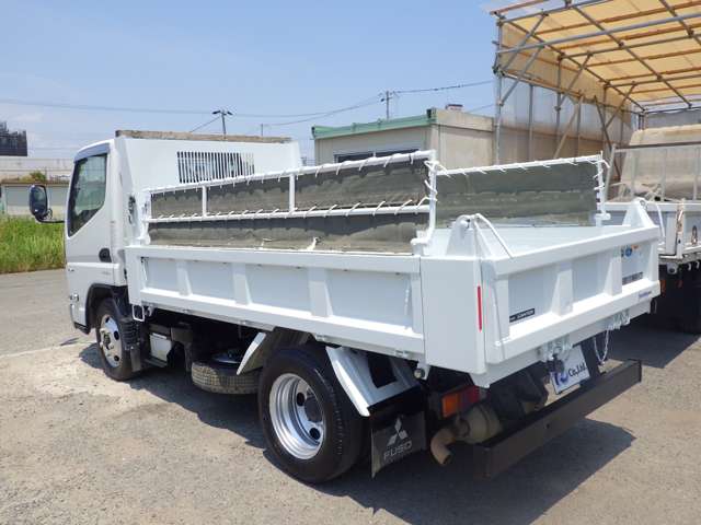 Mitsubishi Fuso Canter 2