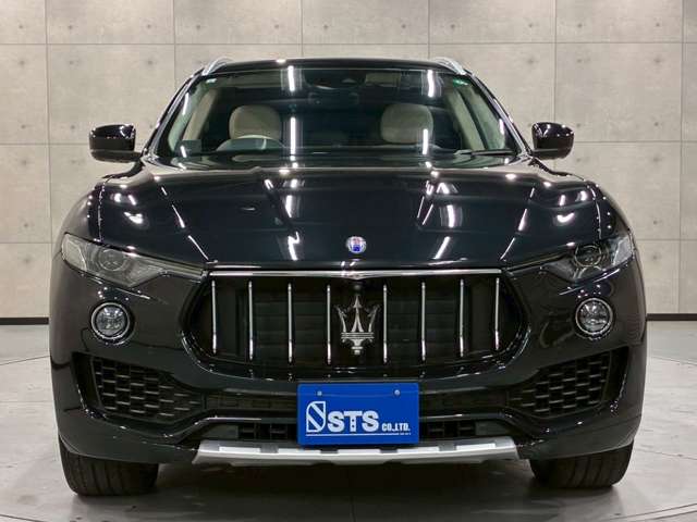 Maserati Levante 8
