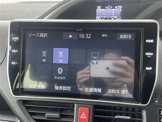 Toyota Voxy 9