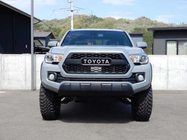 Toyota Tacoma 4