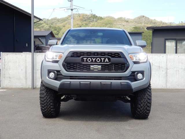 Toyota Tacoma 5