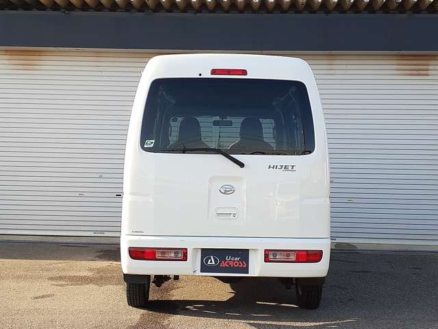 Daihatsu Hijet Cargo 6