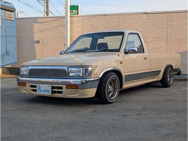 Toyota Hilux 2