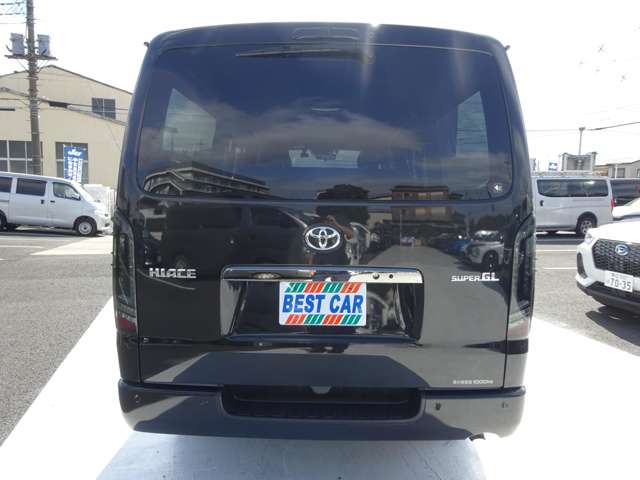 Toyota Hiace Van 7