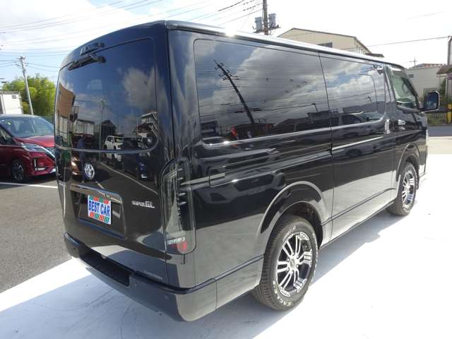 Toyota Hiace Van 8