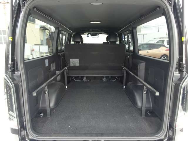 Toyota Hiace Van 9
