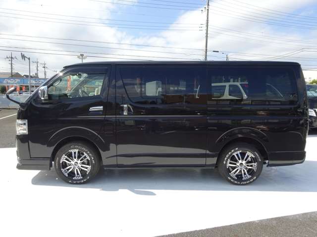 Toyota Hiace Van 10