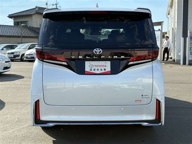 Toyota Vellfire 3