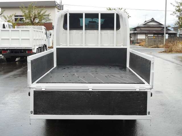 Isuzu Elf 10