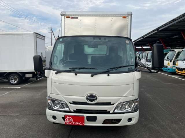 Hino Dutro 4
