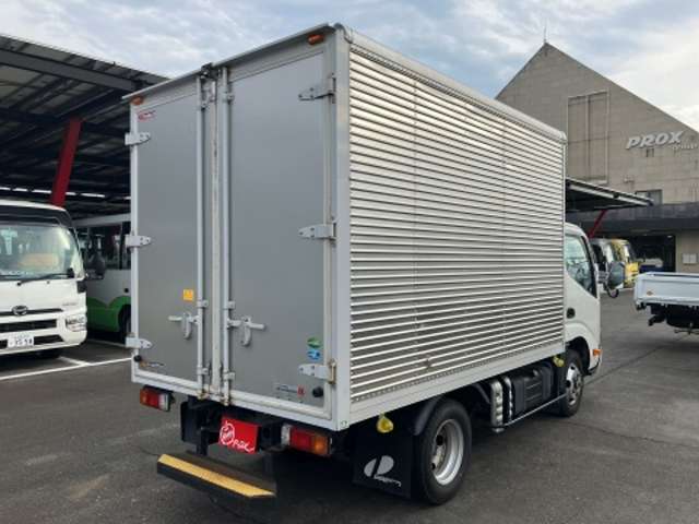 Hino Dutro 8