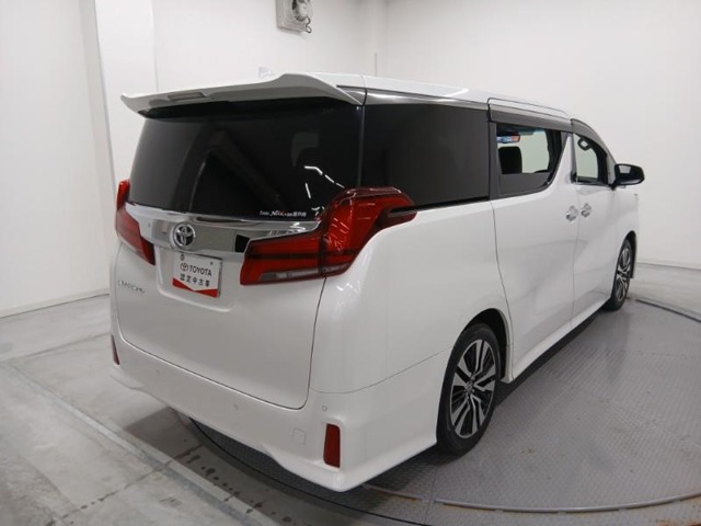 Toyota Alphard 5