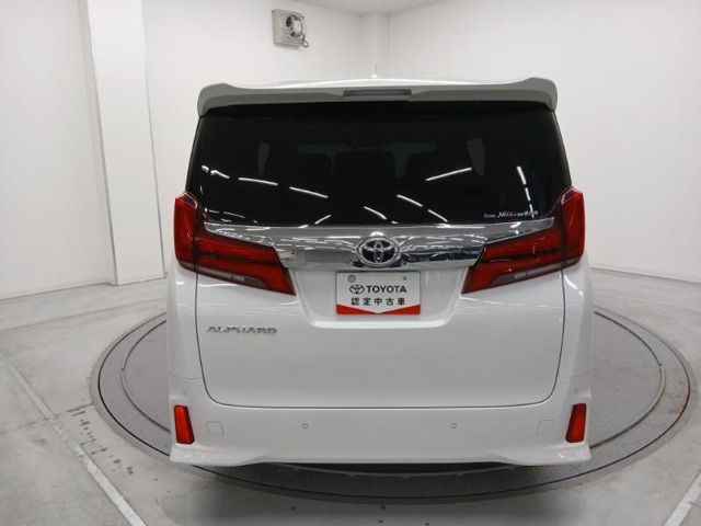 Toyota Alphard 6