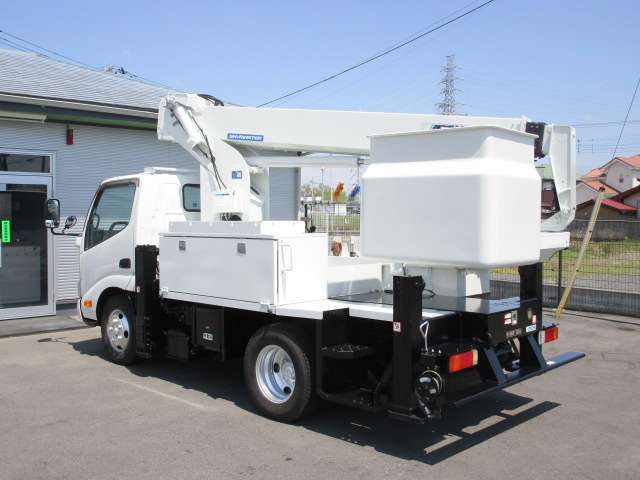 Hino Dutro 3