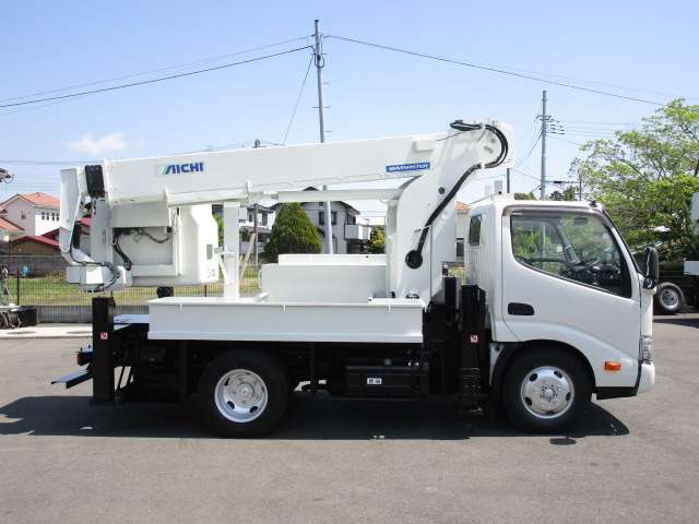 Hino Dutro 5