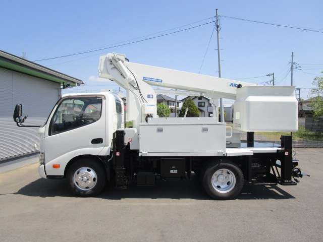 Hino Dutro 6