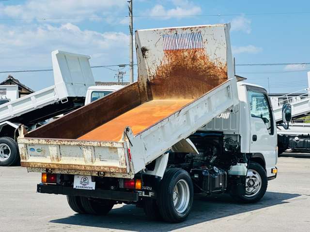 Isuzu Elf 9