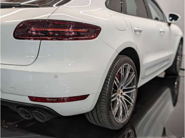 Porsche Macan 11