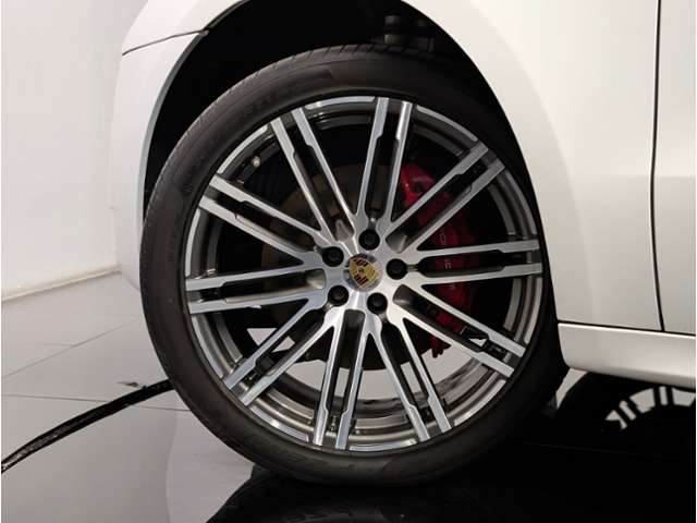 Porsche Macan 12