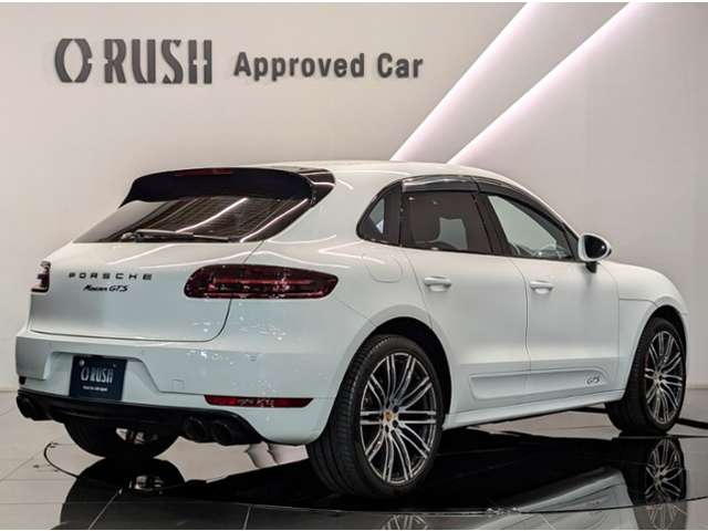 Porsche Macan 4