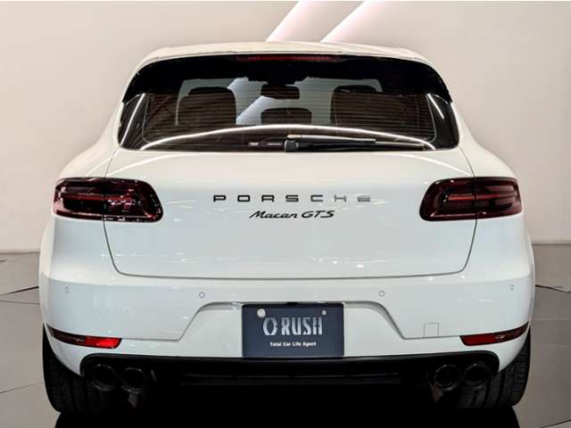 Porsche Macan 5
